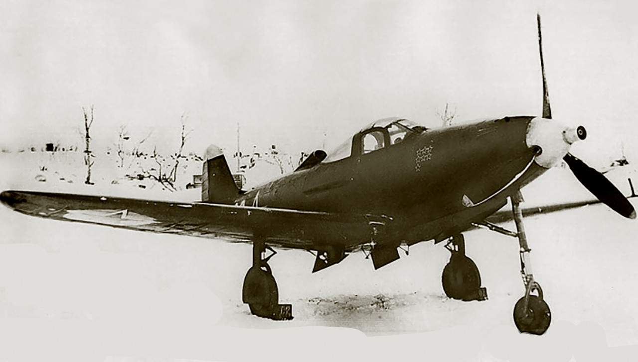Bell-P-39M-Airacobra-2GvIAP-white-02-transferred-255IAP-5MTABR-as-White-14-Northern-Fleet-winter-194