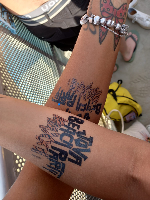 1DDCA91D-0CC2-4DAC-B37B-F0B687E91818