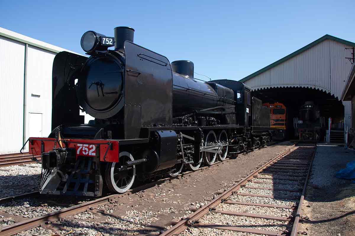 The Victorian interloper - no 752