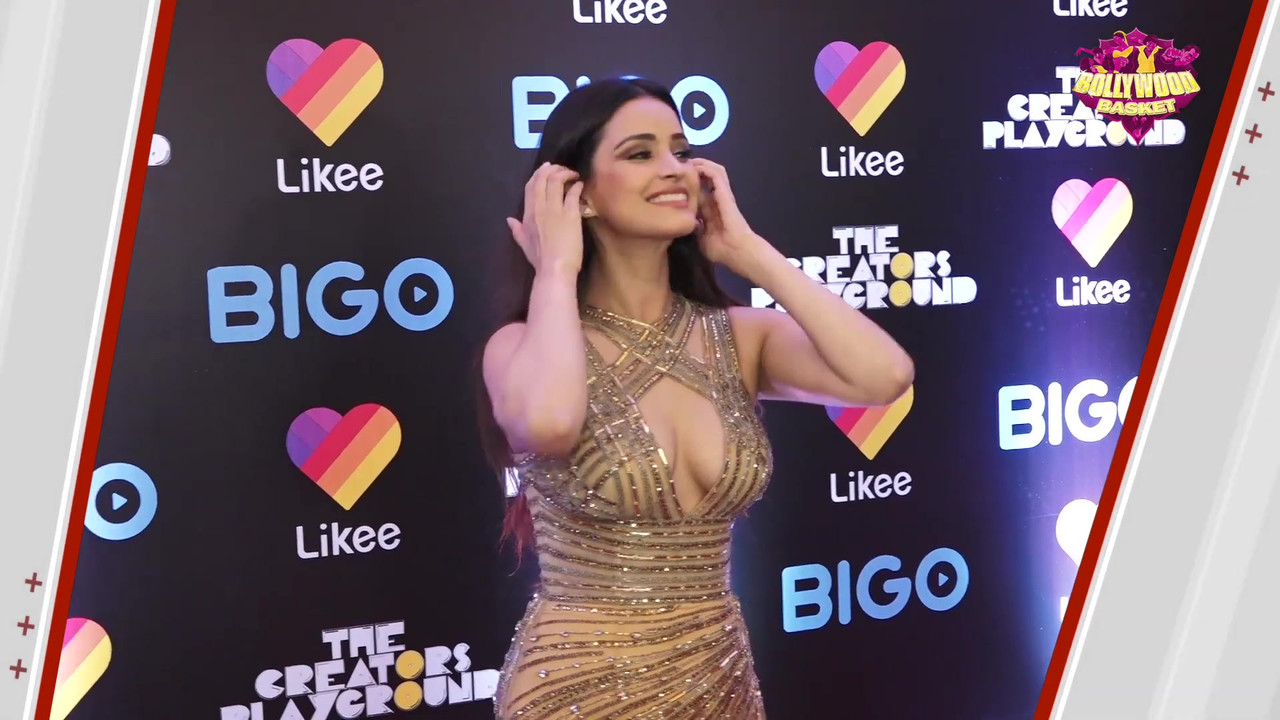 [Image: Chetna-Pande-luking-098.jpg]