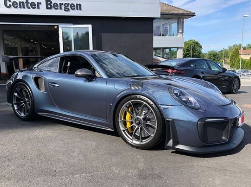 yachting-blue-2018-porsche-911-gt2-rs-wa