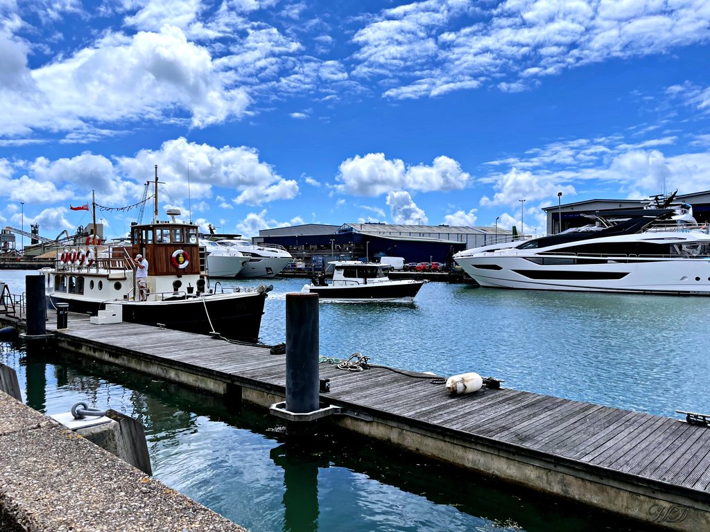 boats-at-poole-quay.jpg