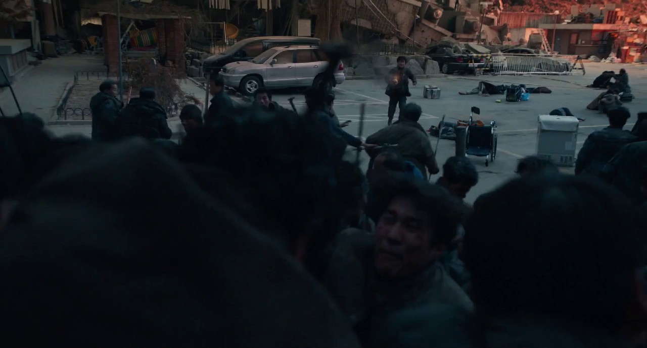 Concrete-Utopia-2023-Tam-Tel-Hin-Kor-WEBRip-1080p-x264-AVC-AAC-6ch-ESub-mkv-0006