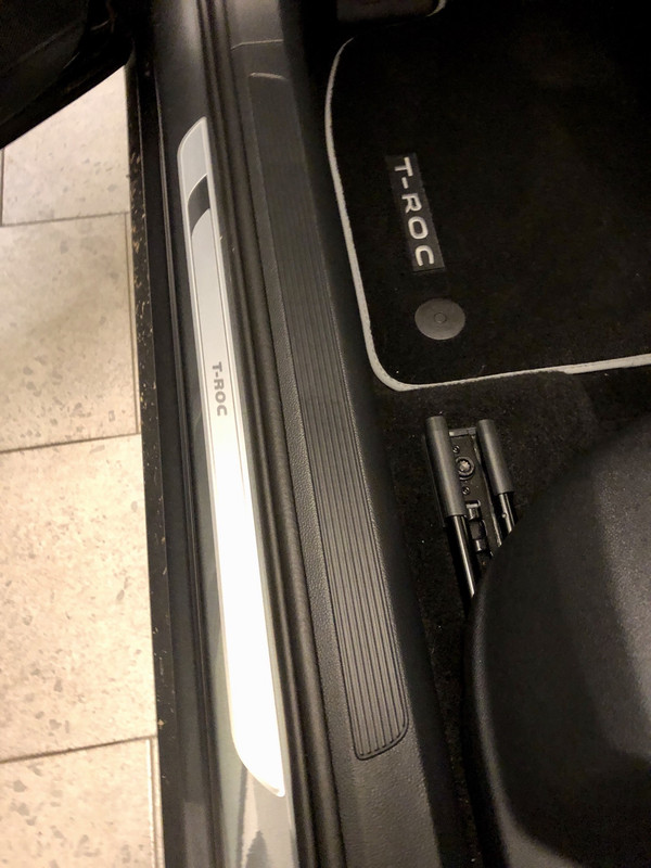 DAAC763E-F209-4646-A820-9AB5F0B064F7