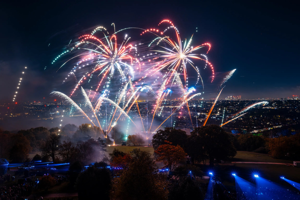 5-U8-A1202-Alexandra-Palace-Fireworks-041123-1-web