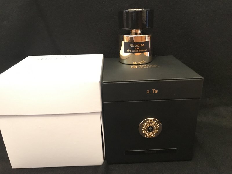 Fake vs Original Yves Saint Laurent Libre Le Parfum : r/fakecip