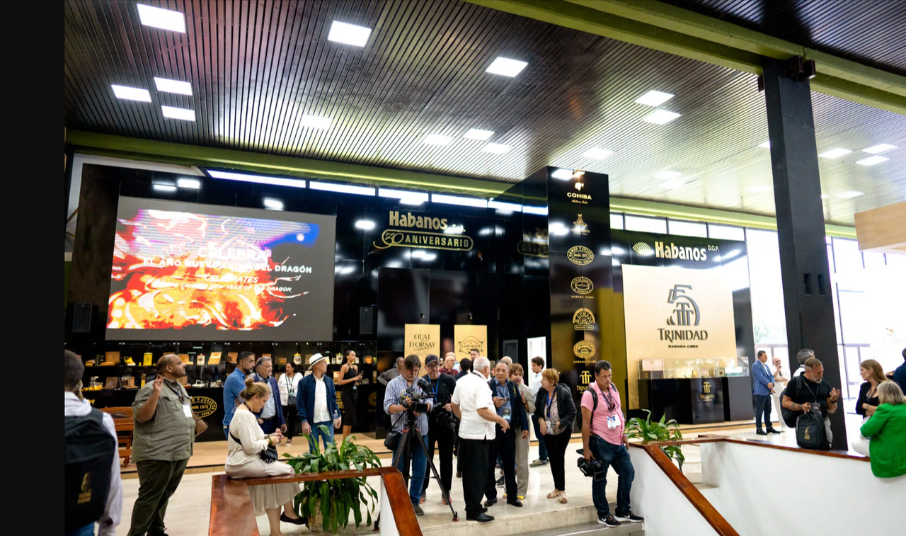 Festival-del-Habano-XXIV-Trade-Show-Overall-scaled-jpg-webp-2400×1600-