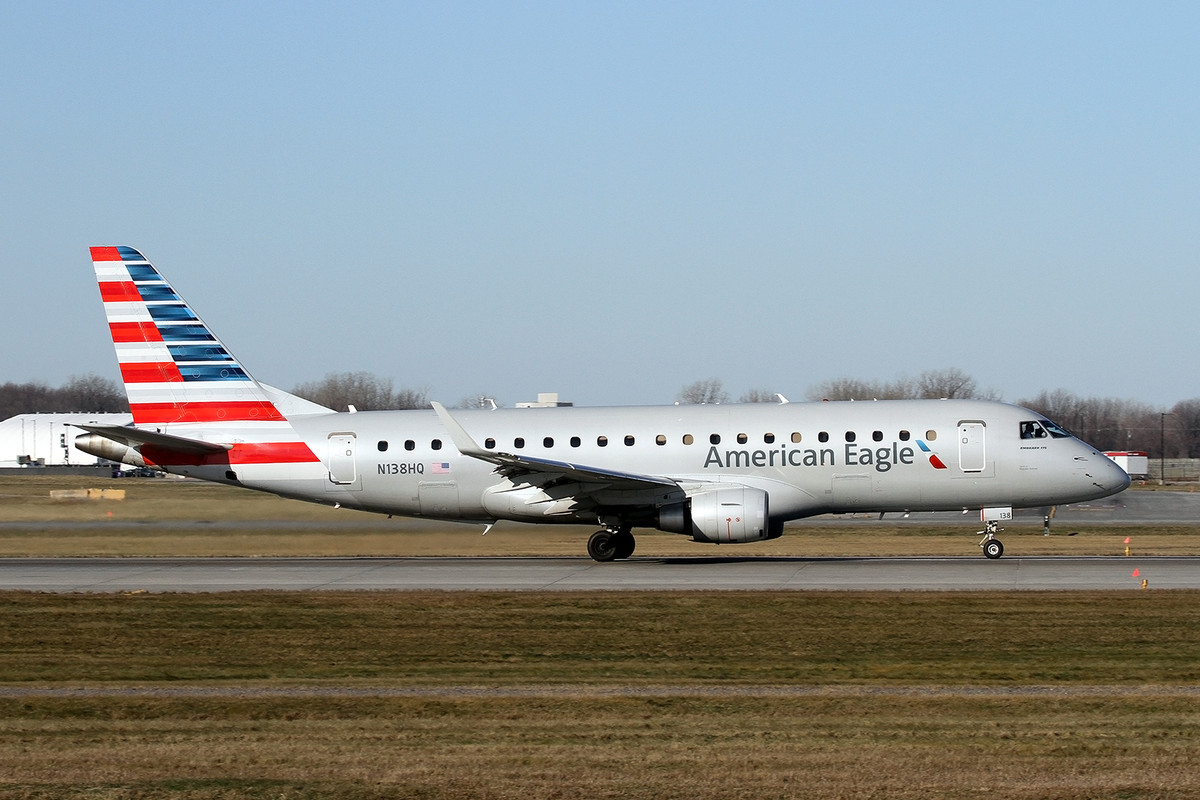 001_ERJ-170-200LR_N138HQ_American Eagle