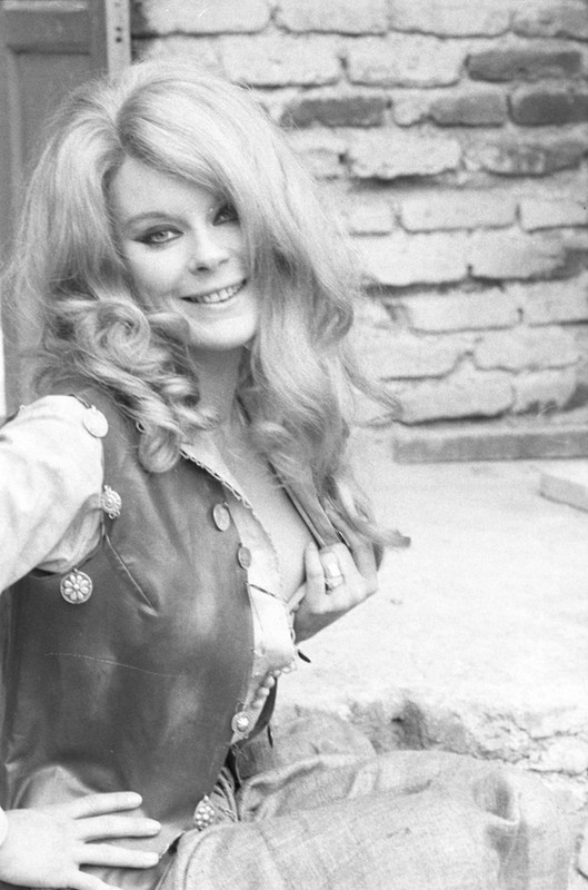elke_sommer_mg99