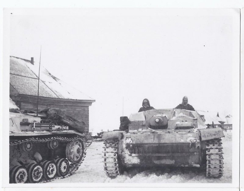 Panzer Sturmgeschütz Abteilung u zerstörte Russi