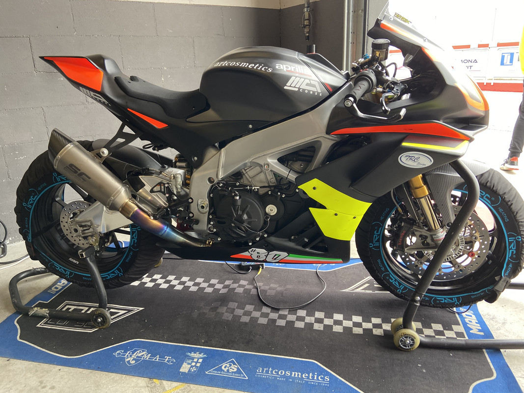 3A4375F9-32D0-4C87-88EE-54A0A92DD933