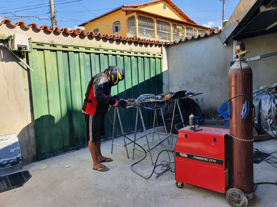 Fundo de portas podre - problema crônico em Opalas. Porta8