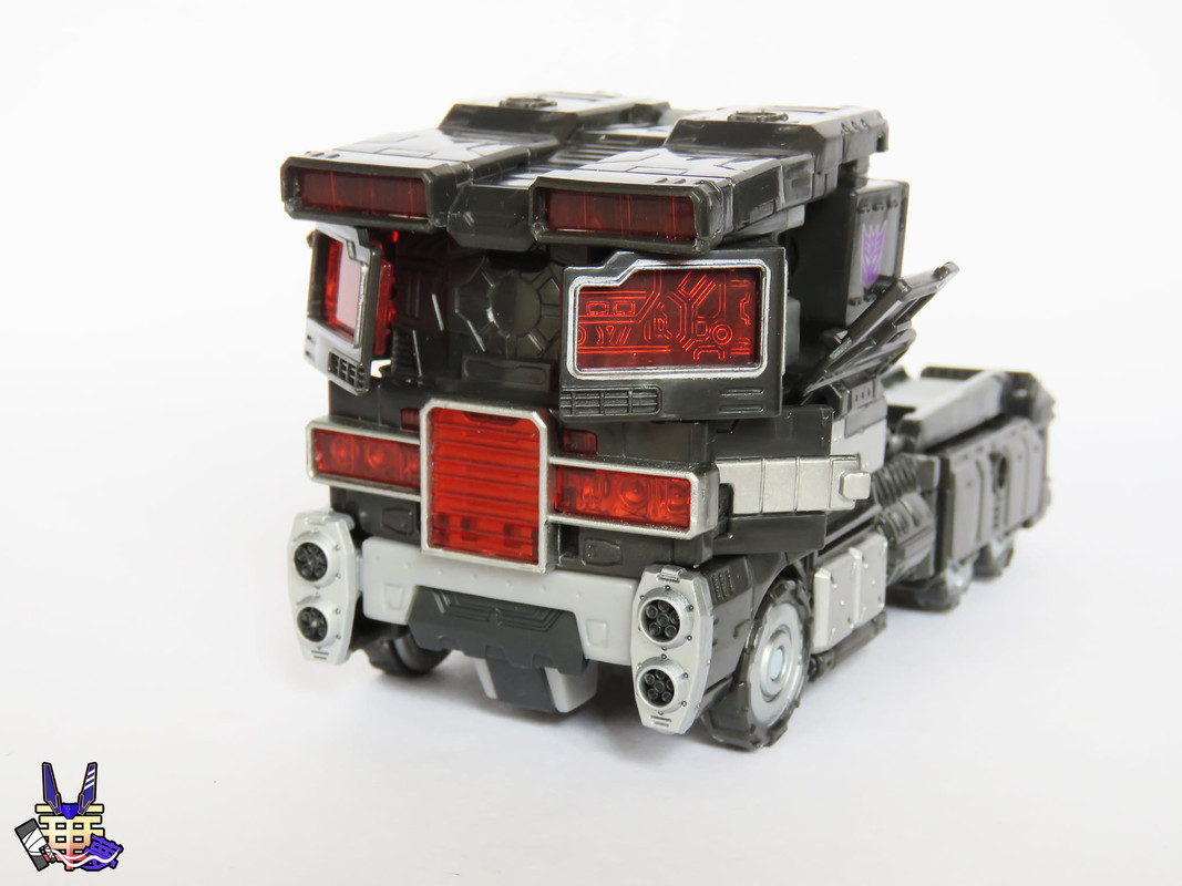 Netflix-War-For-Cybertron-Nemesis-Prime-12