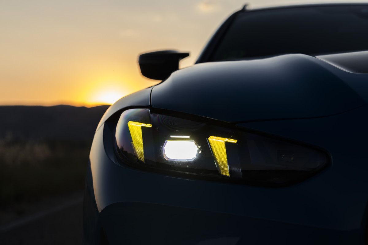 P90612636_highRes_bmw-m3-cs-touring (1)