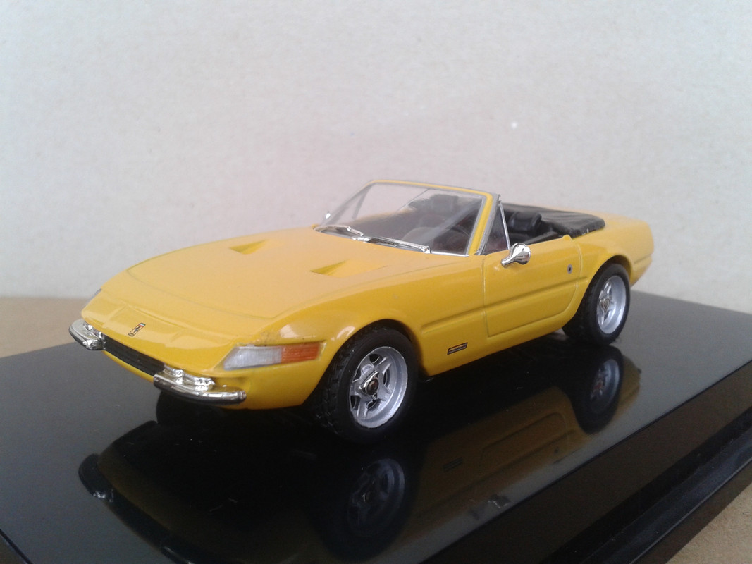 1971 Ferrari 365 GTS-4 (Hot Wheels) (3)
