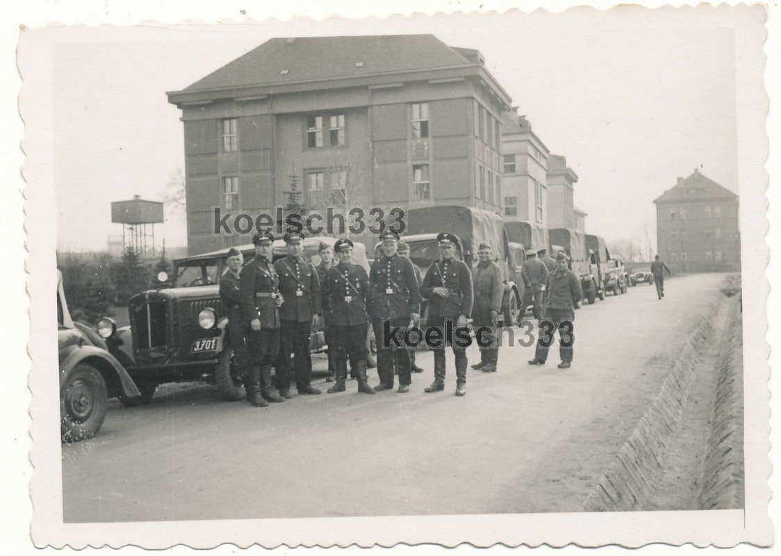 Kaserne Brünn Tschechien Fahrzeug Kolonne tschec
