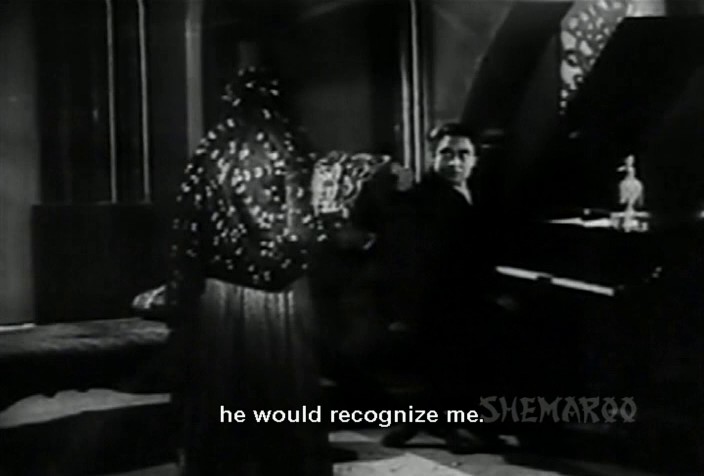 Mahal-1949-DVDRip-Hindi-480p-AVC-AAC-2-0-mkv-0006