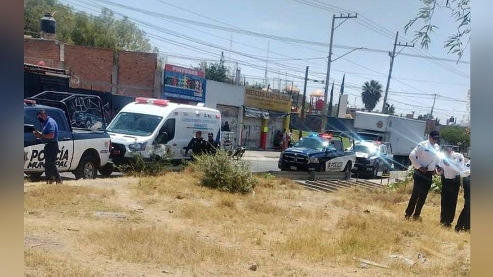 Localizan el cadáver de un hombre en medio de un predio en Aguascalientes; estaba putrefacto