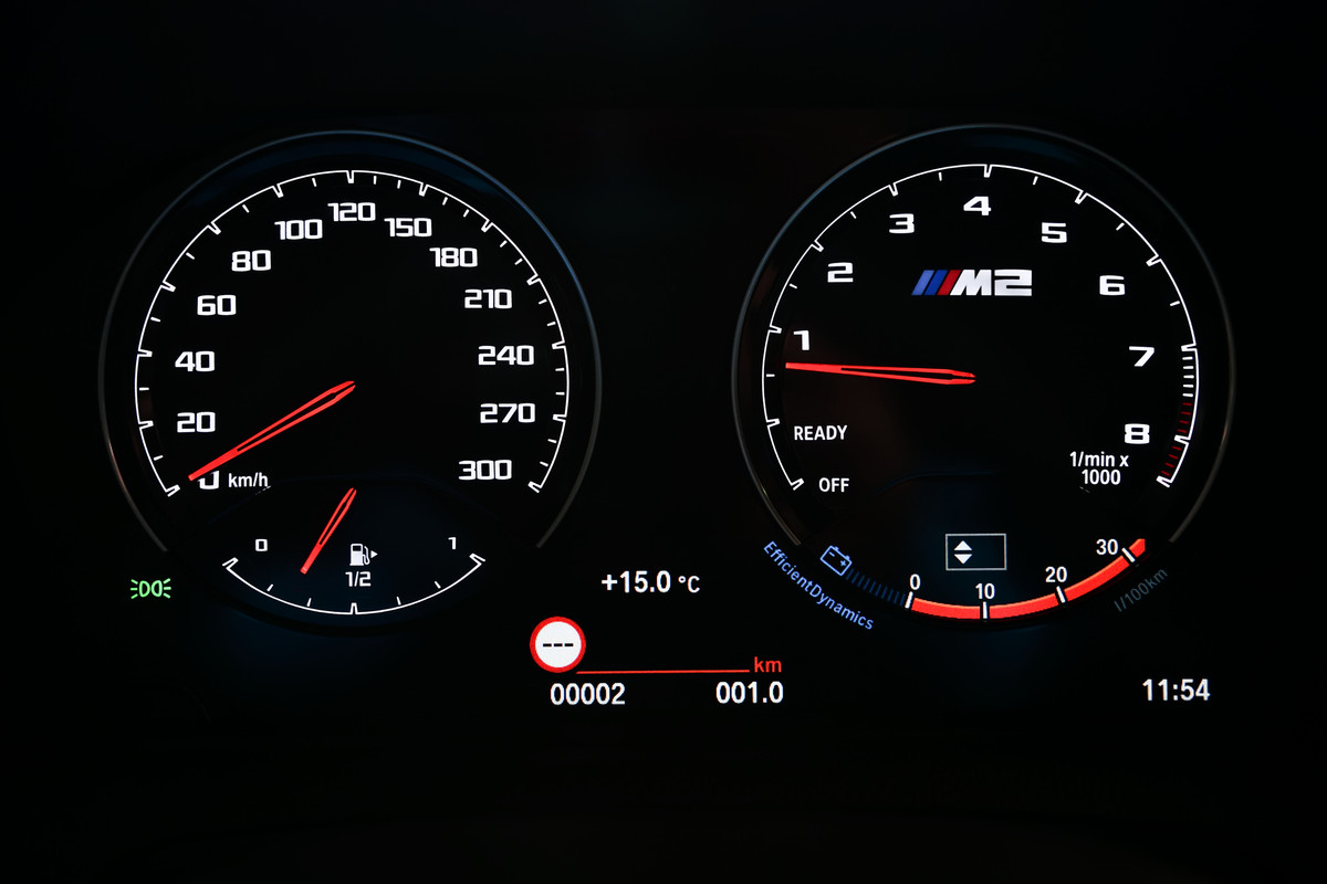 P90374243_highRes_the-all-new-bmw-m2-c