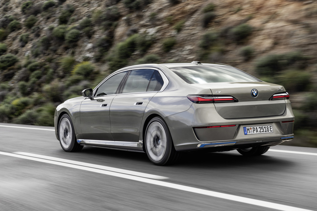 P90458209_highRes_the-new-bmw-i7-xdriv