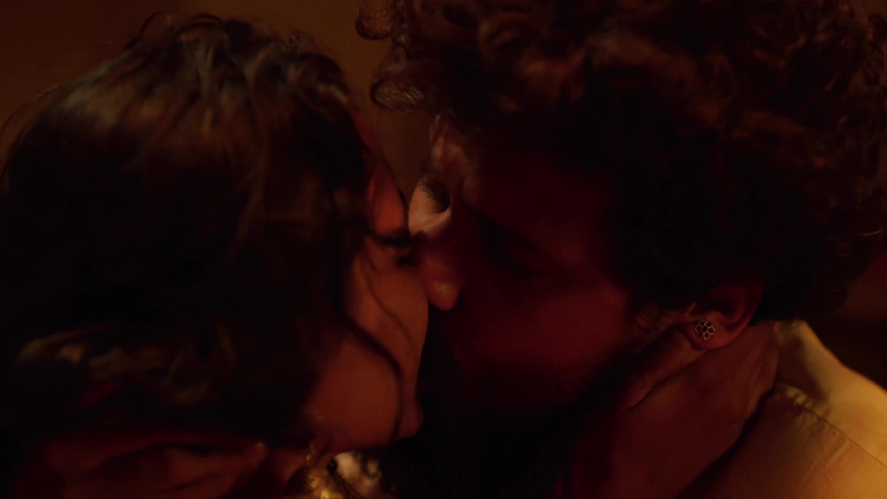 [Image: vlcsnap-2025-10-28-19h25m31s696.jpg]