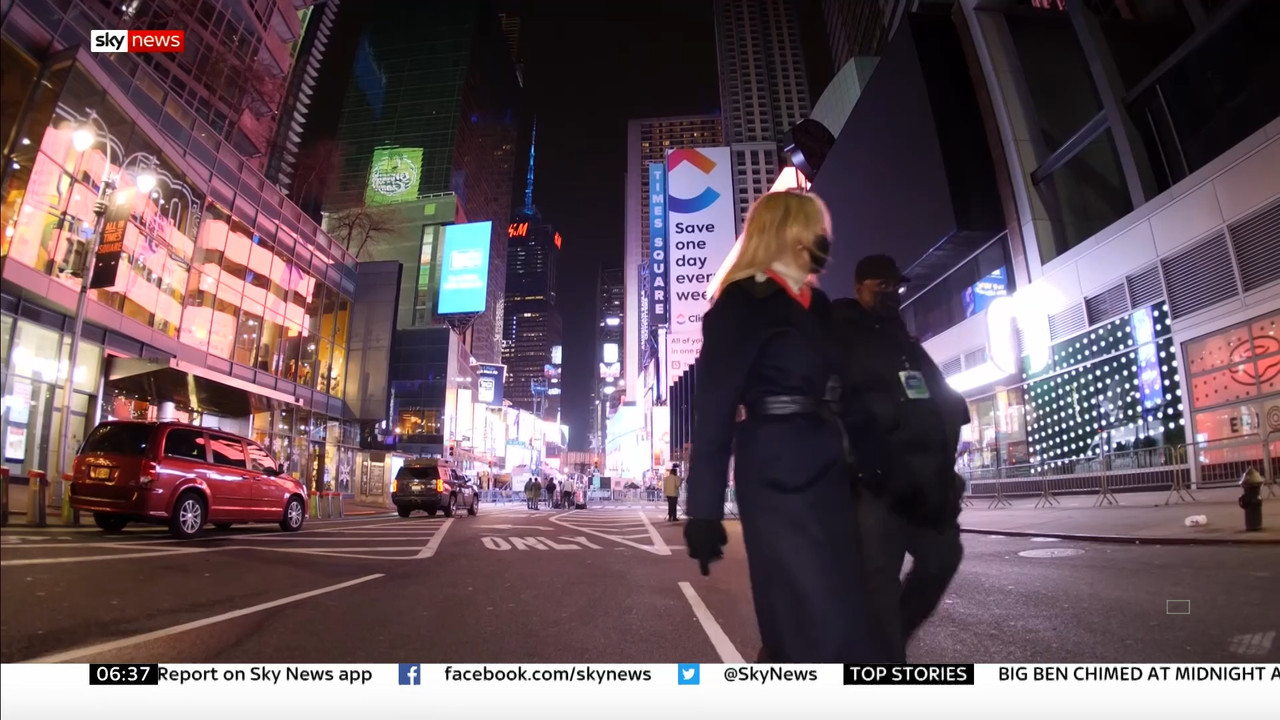 01.01 - 06.00.00 - Sky News @ Breakfast. Latest news headlines, compr..._001.ts_snapshot_03.33.942