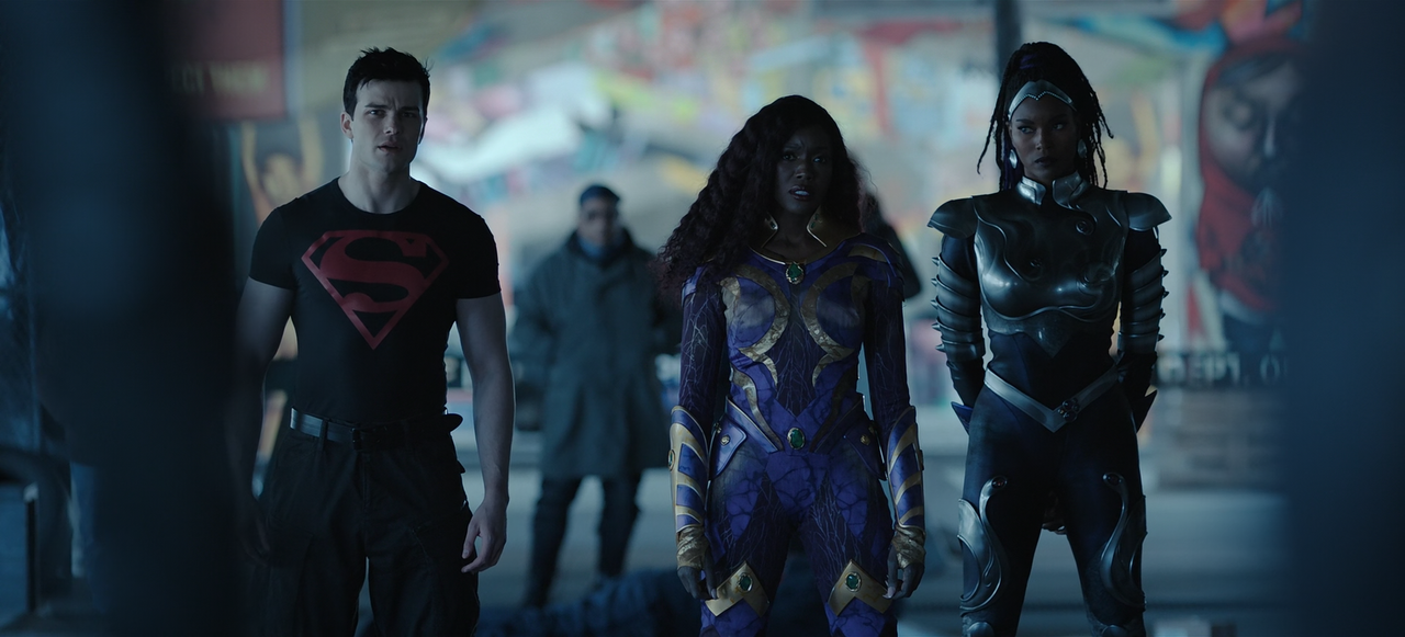 Titans.S03E10.Troubled.Water.1080p.10bit.HMAX.WEB-DL.DD5.1.HEVC-Vyndros.mkv_snapshot_10.27_[2021.10.