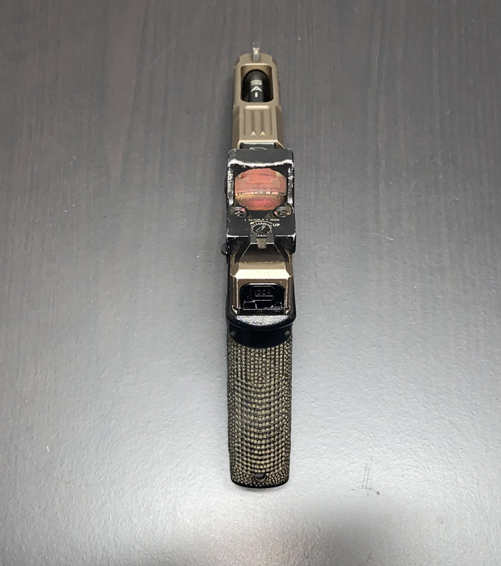 F1D827F6-DDC5-4A2F-963F-6553354E4D6B