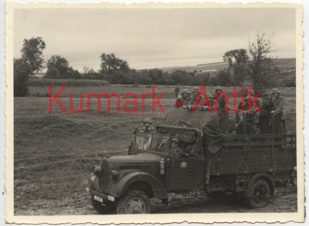 Foto Wehrmacht Gebirgsjäger Uman Front Beute LKW Ford Ungarn