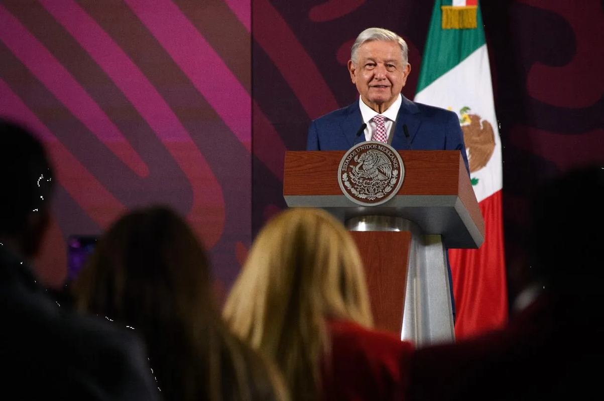 AMLO critica 