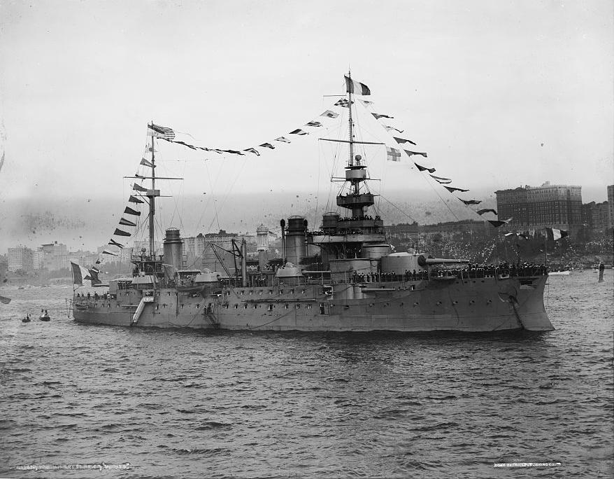 https://i.postimg.cc/bvrKtVPc/V-rit-Hudson-River-1909-LOC-4a16112v.jpg