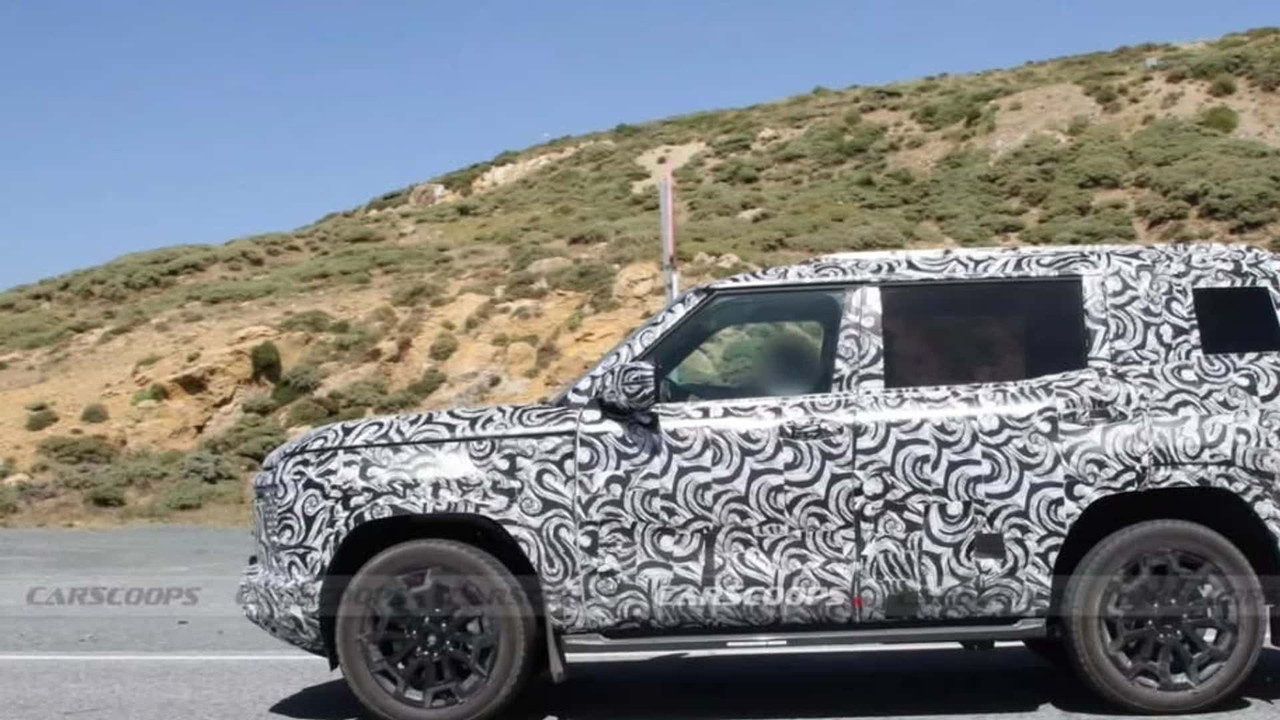 flagra-nova-geracao-do-mitsubishi-pajero-aparece-nos-eua.jpg