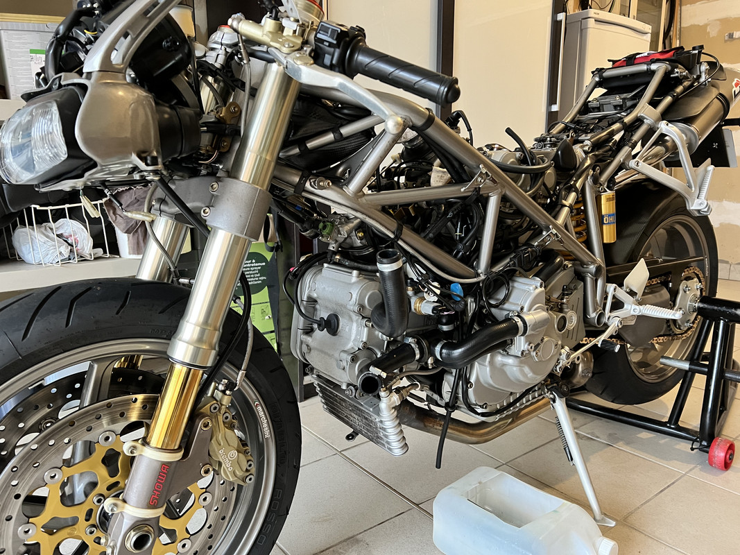 85663C3B-B14C-4EB0-B6E6-6B7B96F98FE7