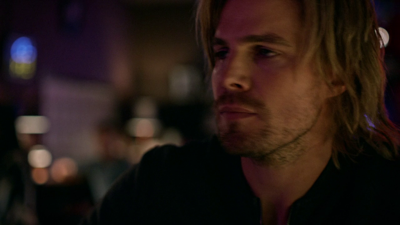 Arrow.S04E01.Green.Arrow.720p.BDMux.ITA.ENG.x264-BlackBit[screenshot 6]
