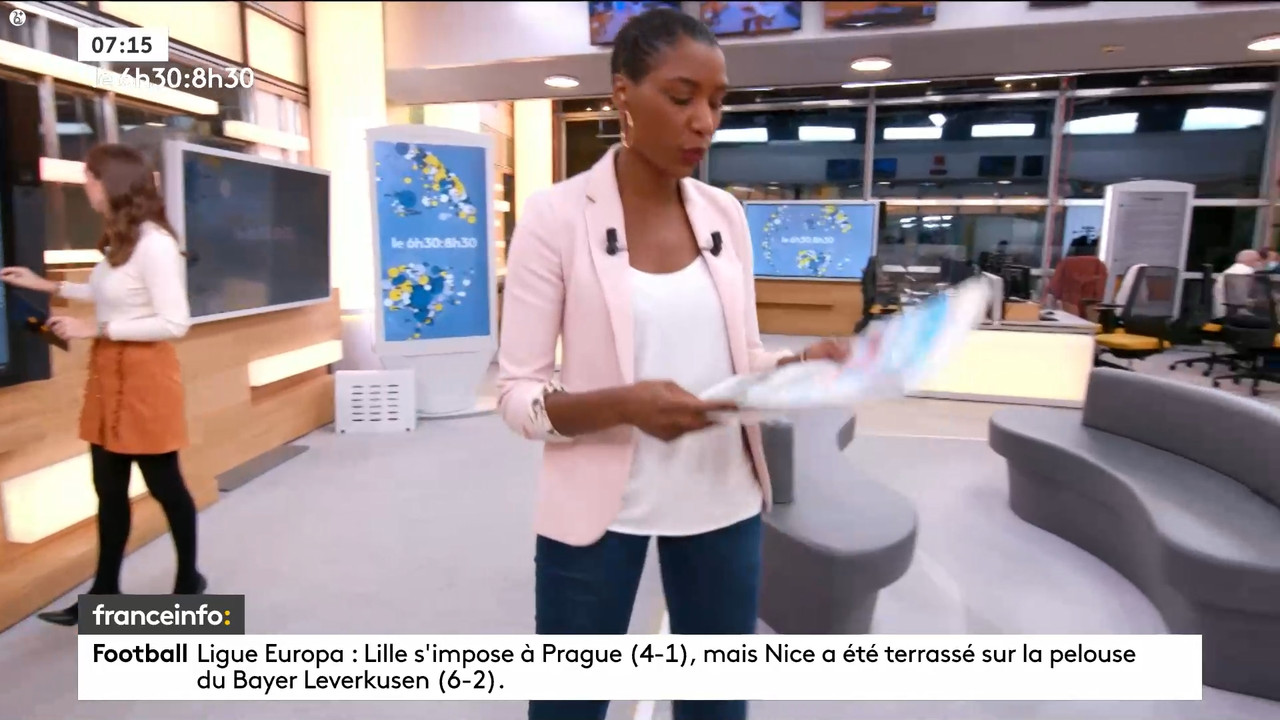 10.23 - 05.29.00 - 9h30. Entre JT, chroniques, invités et revues de p....ts_snapshot_00.52.50.610