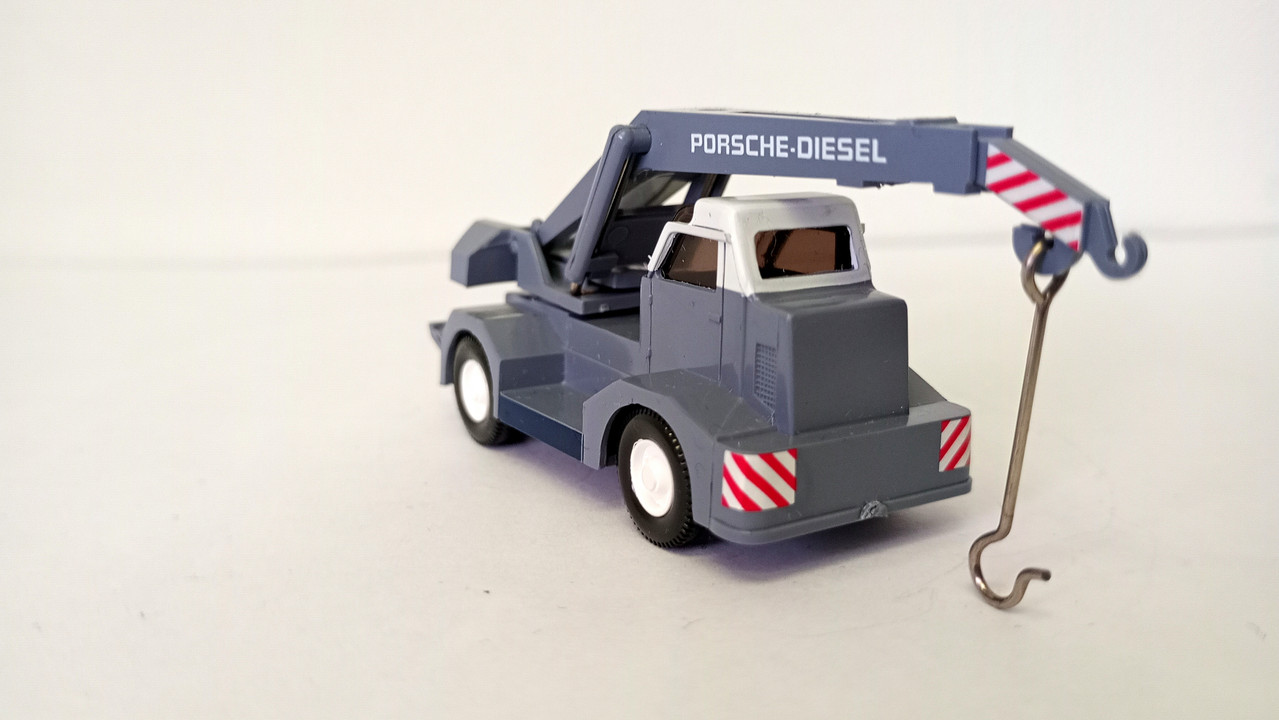 Mach (3391)