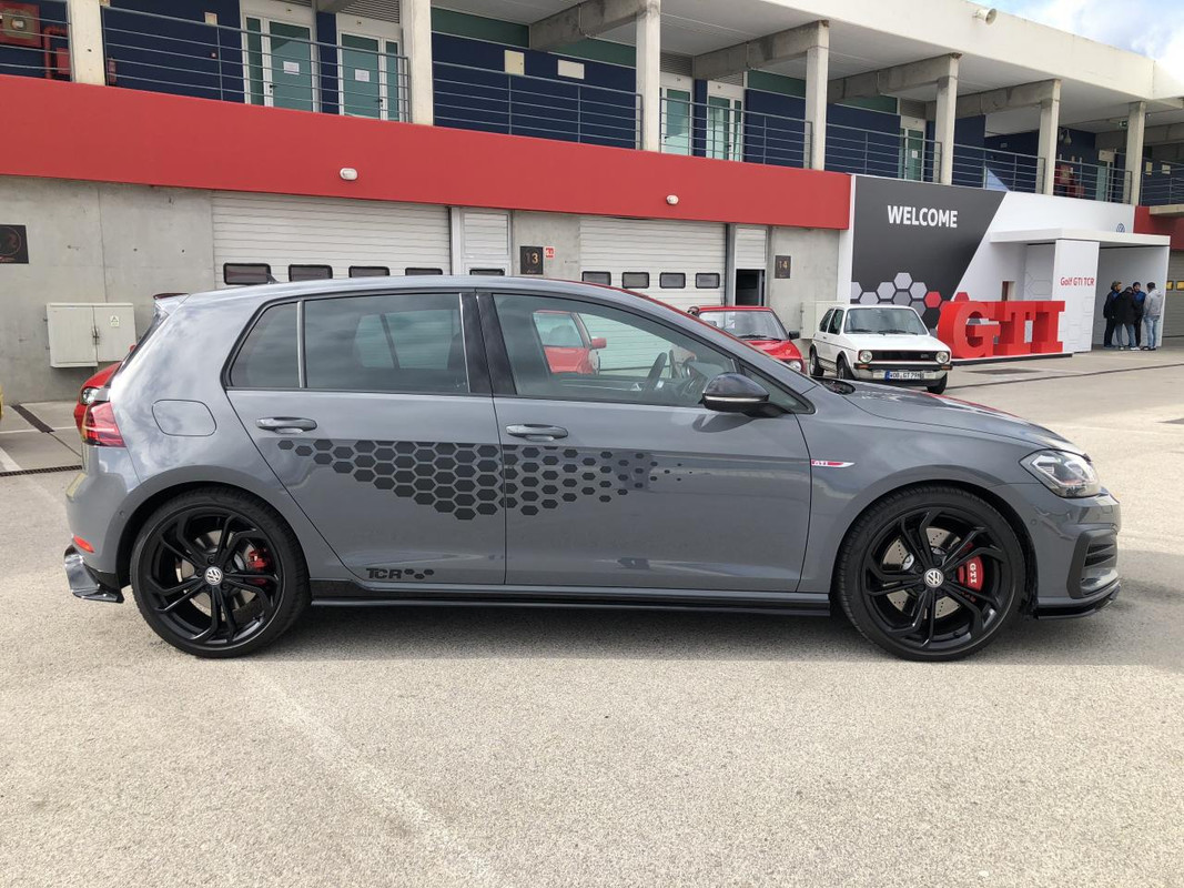 C47D0DFA-C8EA-4D05-BC1E-41821EC702AF