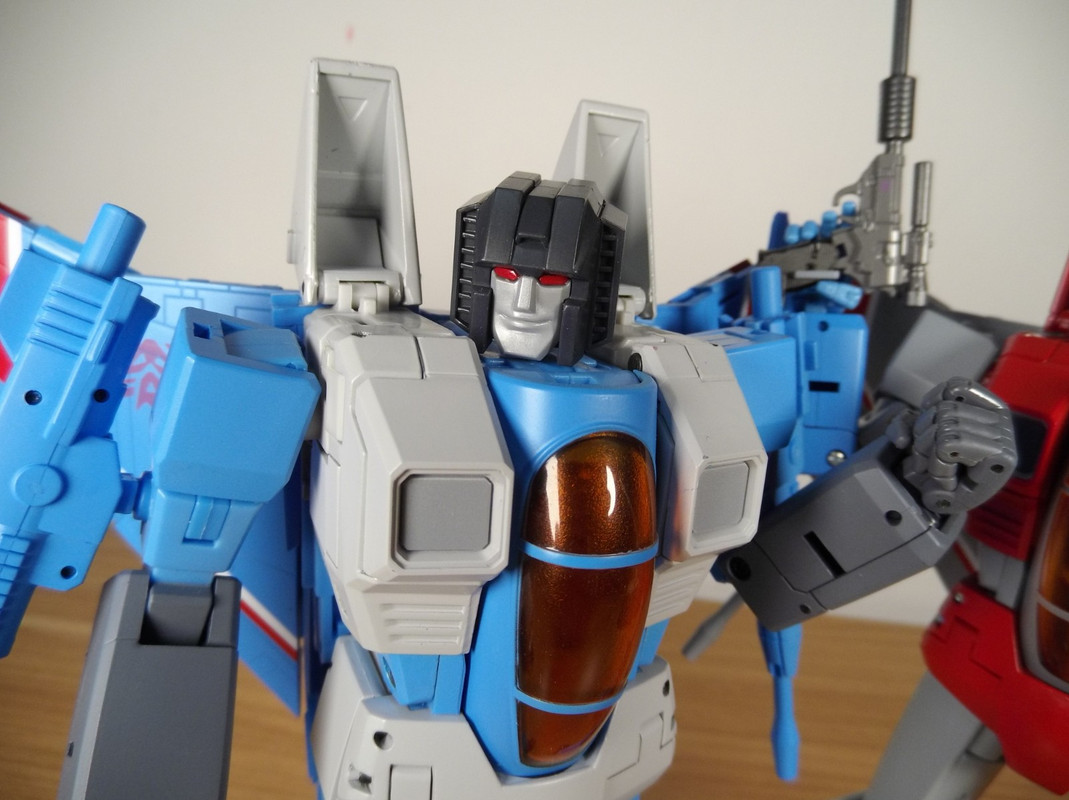 02-Transformers-Masterpiece-MP-52-Thundercracker-00