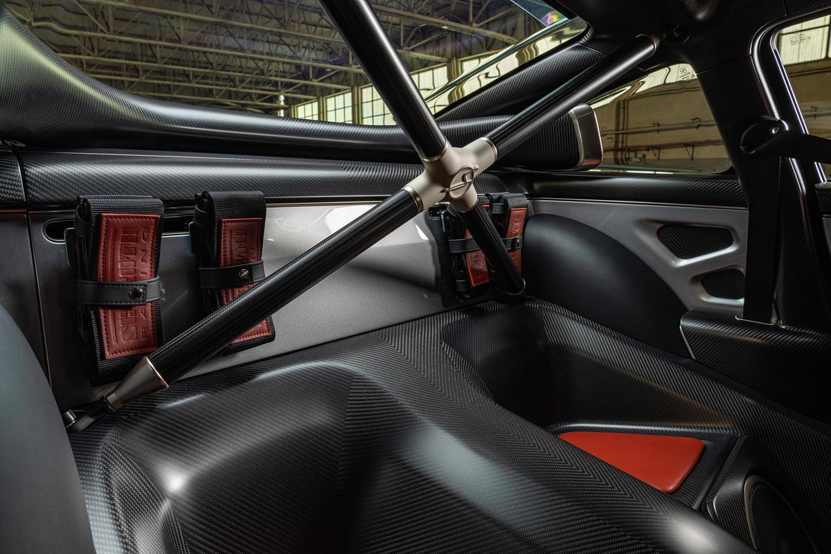 Singer-Vehicle-Design-Racer-X-3.jpg