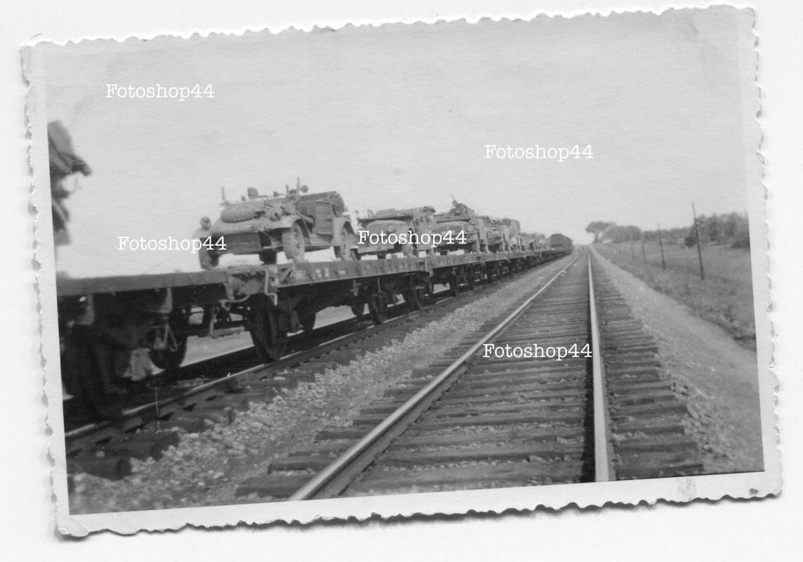 Foto VW Kübelwagen PKW  LKW Kabelleger Funk Russ