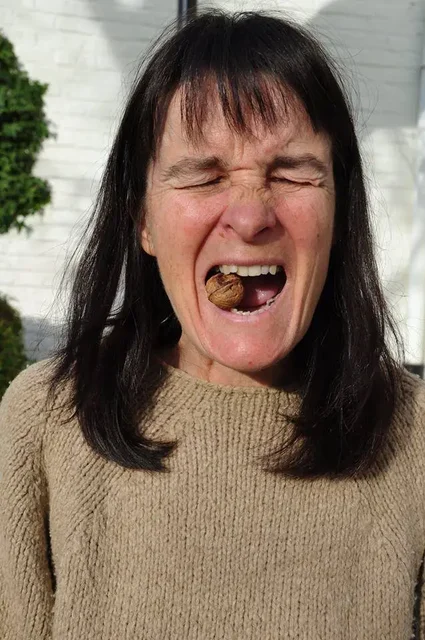 Gladys-Vanlommel-al-is-het-soms-een-harde-noot-om-te-kraken.webp