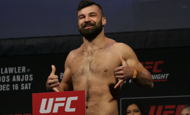 Джулиан Маркес и Андреа Лий бяха освободени от UFC