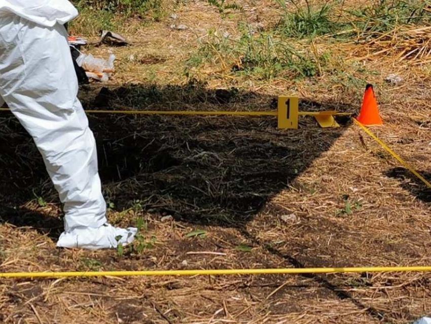 FGE Halló 14 cadáveres en una fosa clandestina en Michoacán