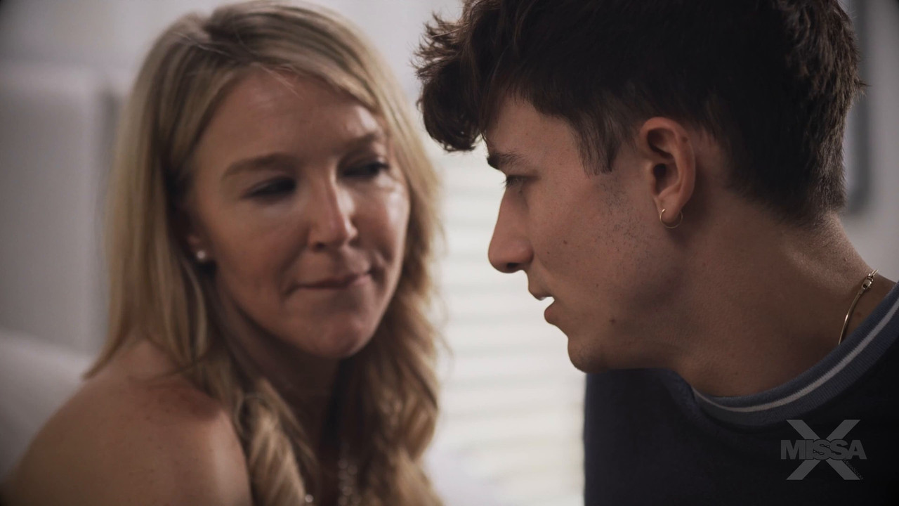 Laura Bentley - Dad's Downstairs - MISSAX.mkv.0005