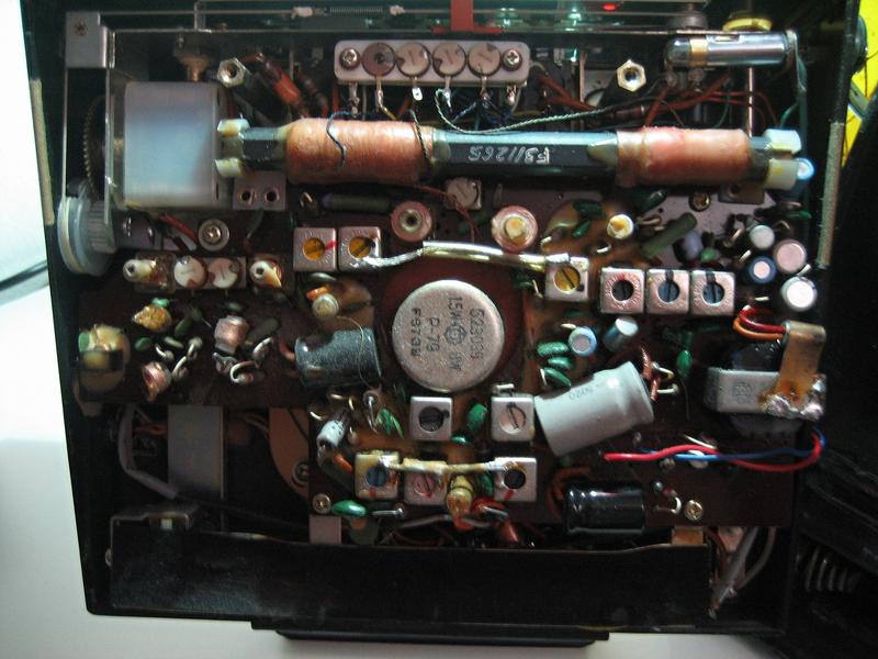 [Bild: HITACHi-Car-Radio-KM-900-T-019.jpg]