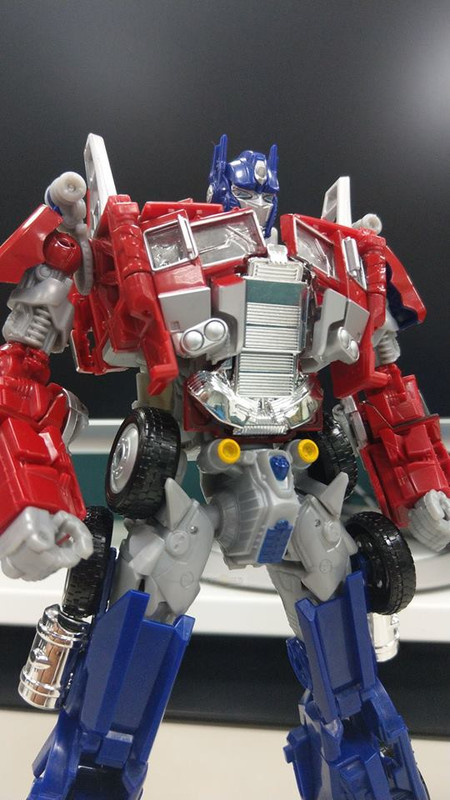 01-Legendary-Optimus-Prime