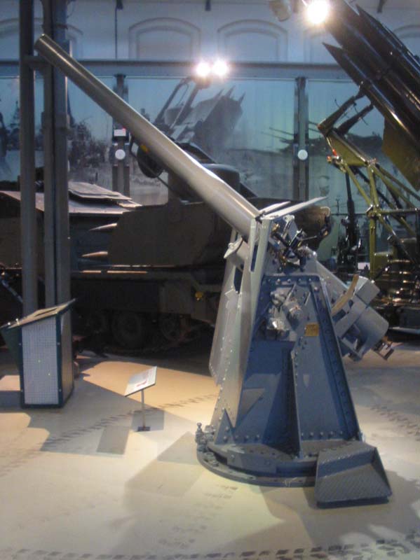 Naval gun 12pounder QF 12 cwt 3inch (76 mm) Armoured trawlers 133