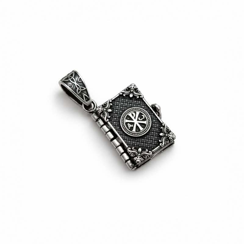 Серебряная подвеска-оберег Молитвенник с крестом SVP в закрытом виде