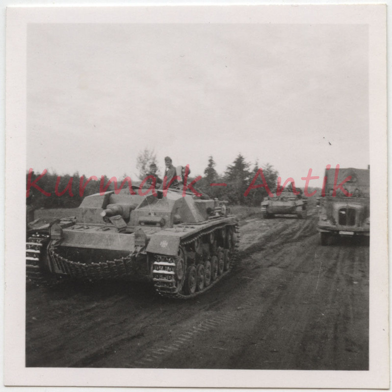 Foto Wehrmacht Lettland Panzer Stug Sturmgeschüt