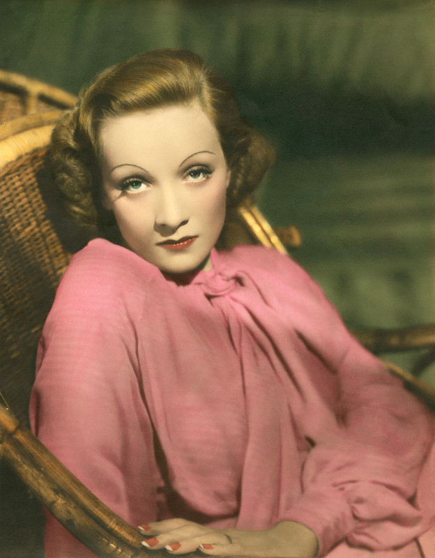 Marlene_Dietrich_e25